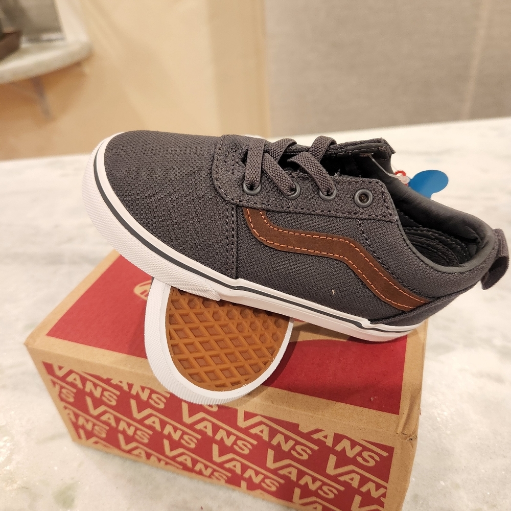 VANS toddler size 9, grey